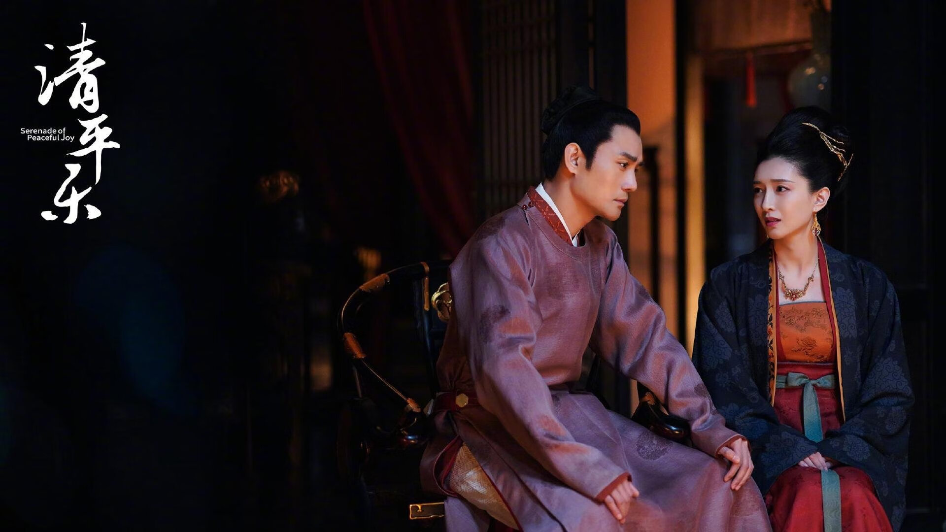 华体会在线-“腰旗式美式橄榄球：东部新区赛场新运动，挑战极限”