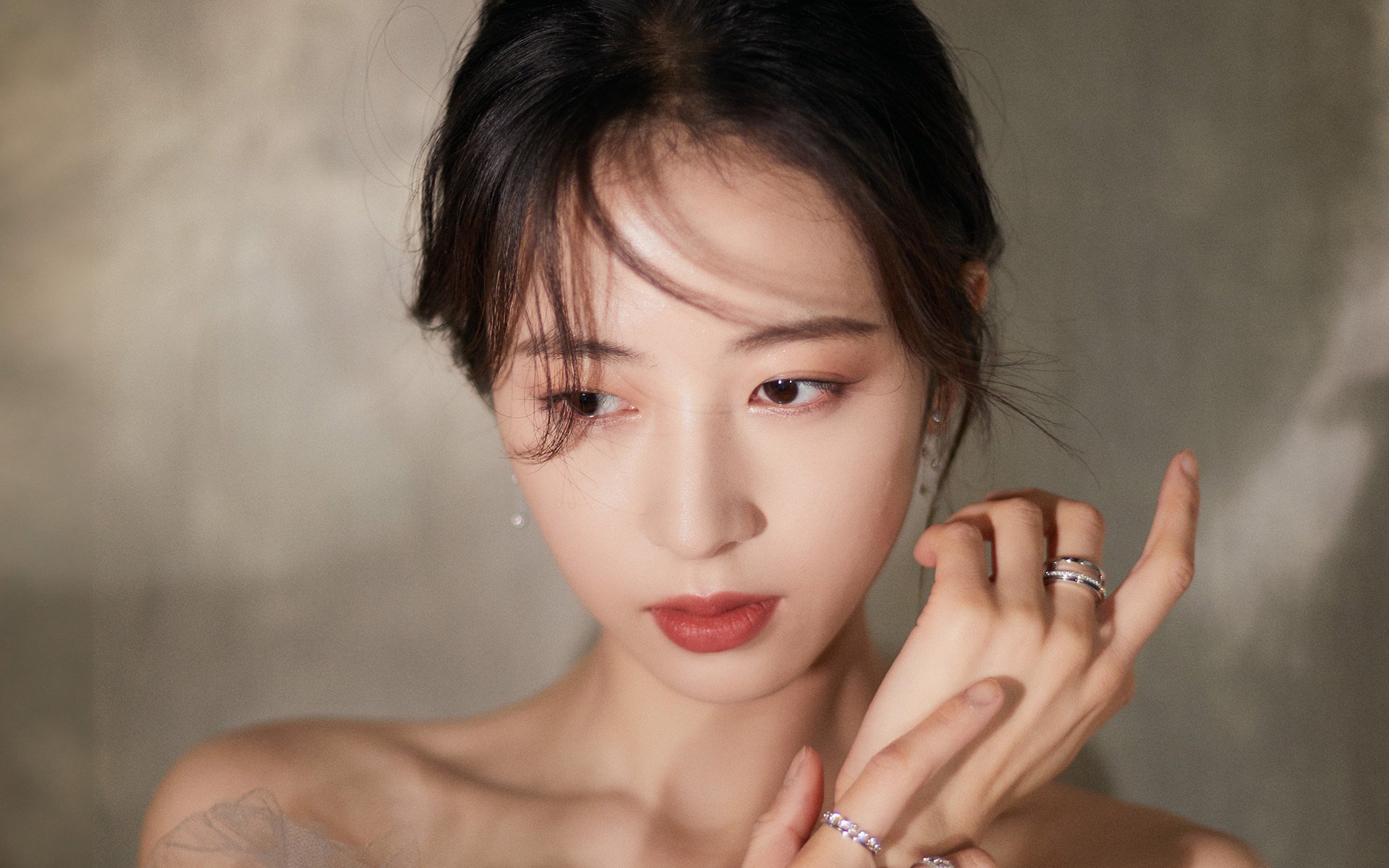 选手换气节奏平稳,后程不崩盘,换气技巧